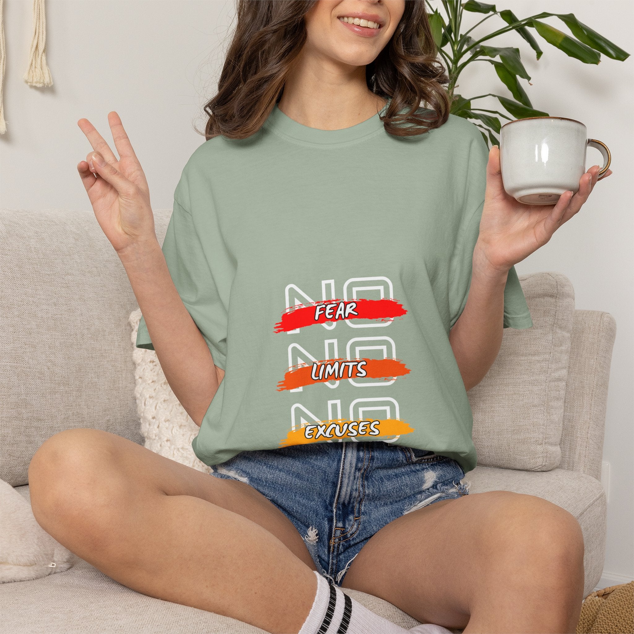 T-Shirt — "No Fear, No Limits, No Excuses" Motivational Graphic Tee