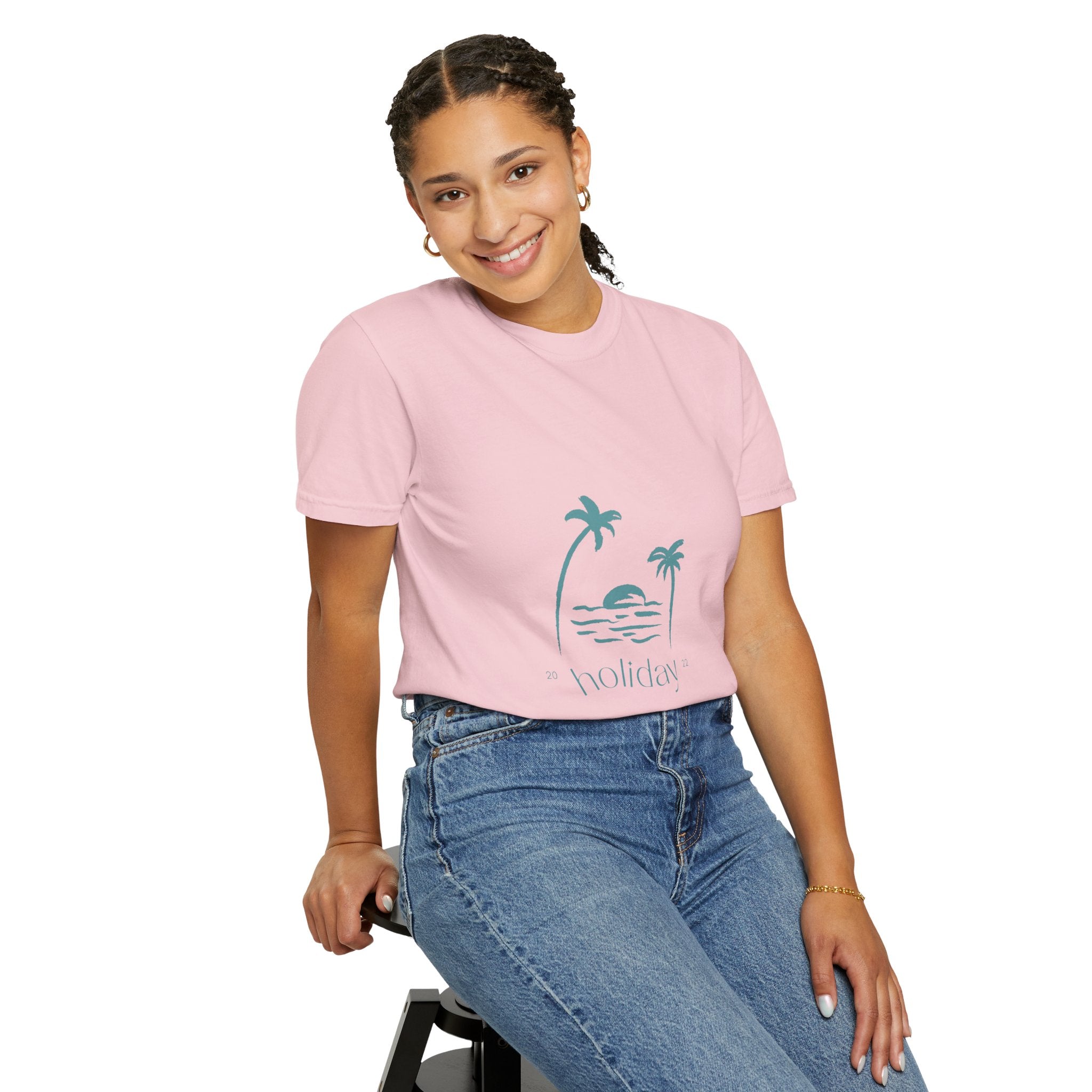 Holiday Palm Beach T-Shirt — Vintage Sunset Tropical Graphic
