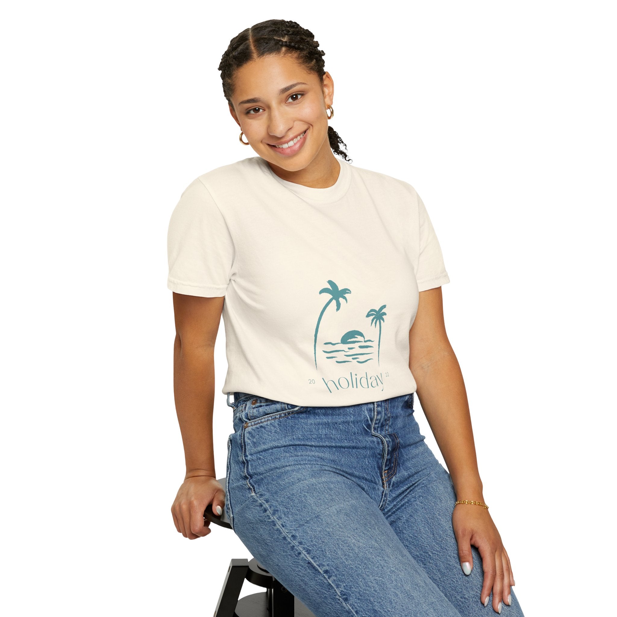 Holiday Palm Beach T-Shirt — Vintage Sunset Tropical Graphic
