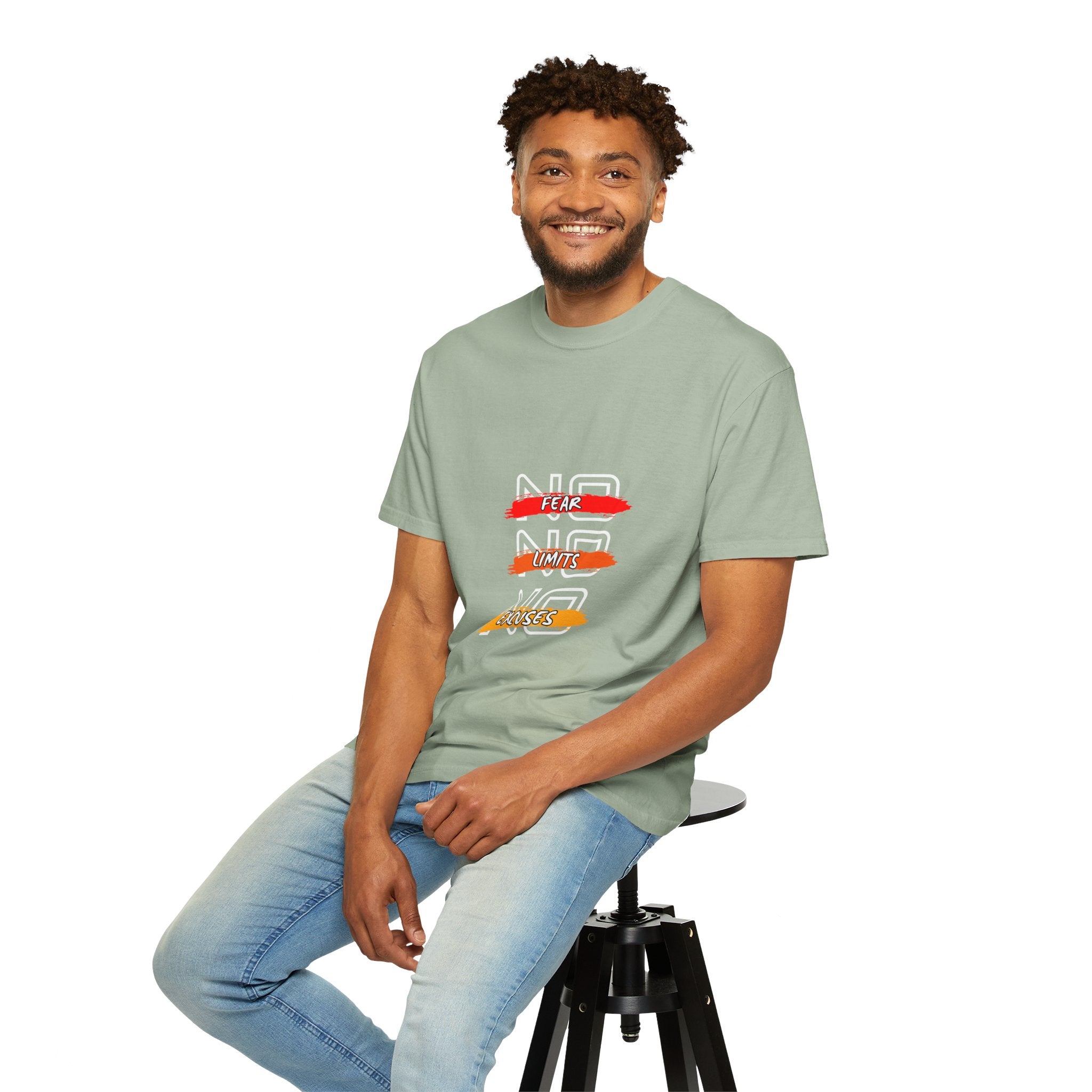 T-Shirt — "No Fear, No Limits, No Excuses" Motivational Graphic Tee